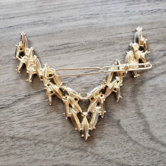 Rhinestone V Shape Hair Clip- Silver and gold toned - Zinc and Alloy - Picture 8 of 9
